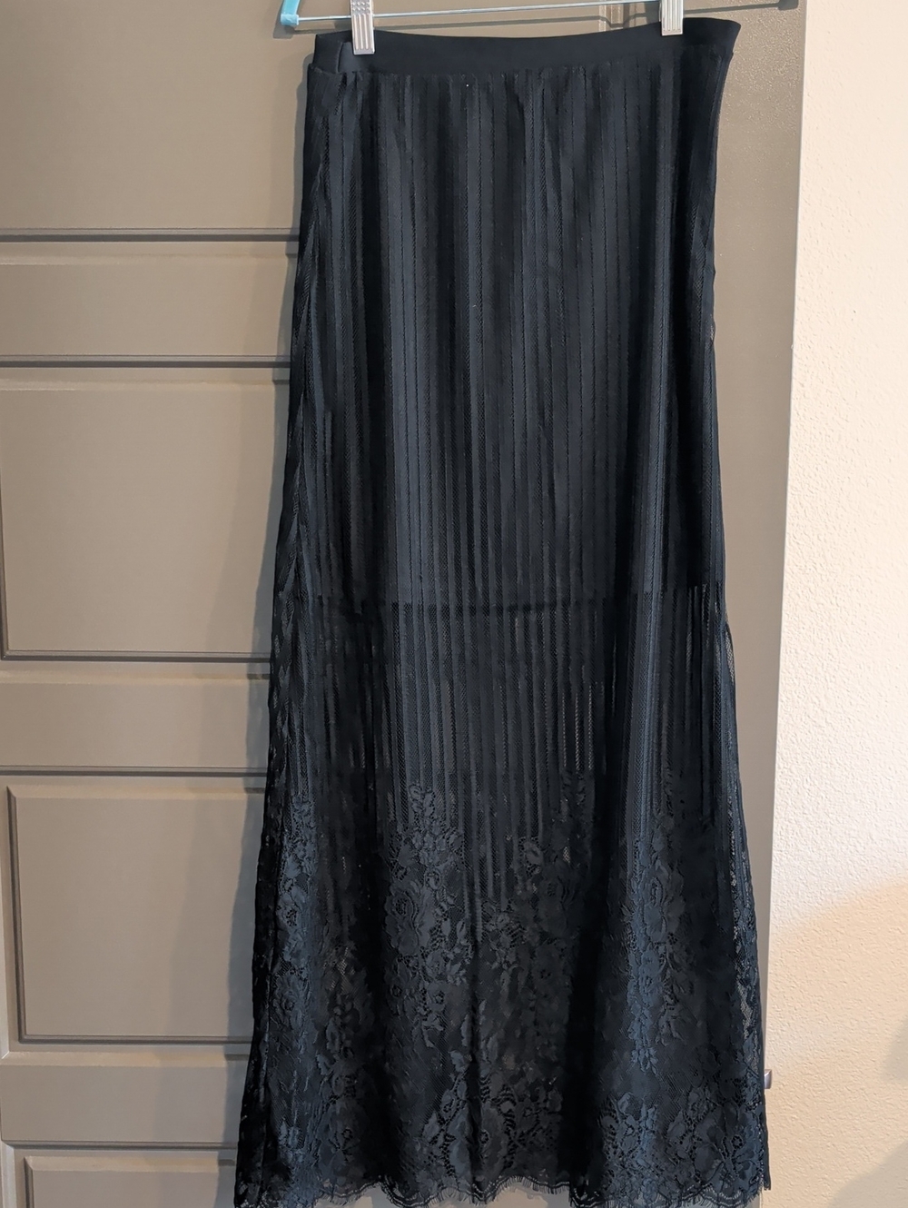 Pleated Black Maxi Skirt with Lace Hem